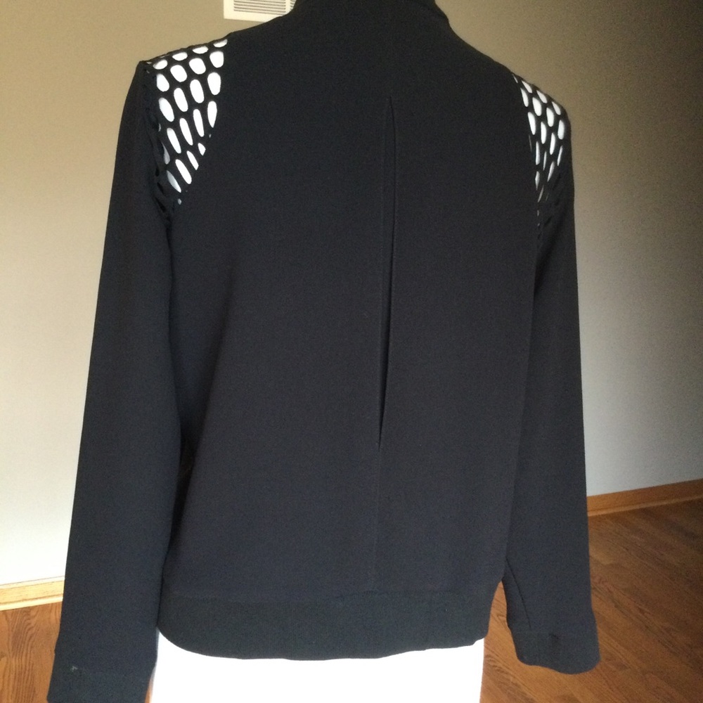 GENERATION LOVE Black Bumper Top Size L - Picture 6 of 7